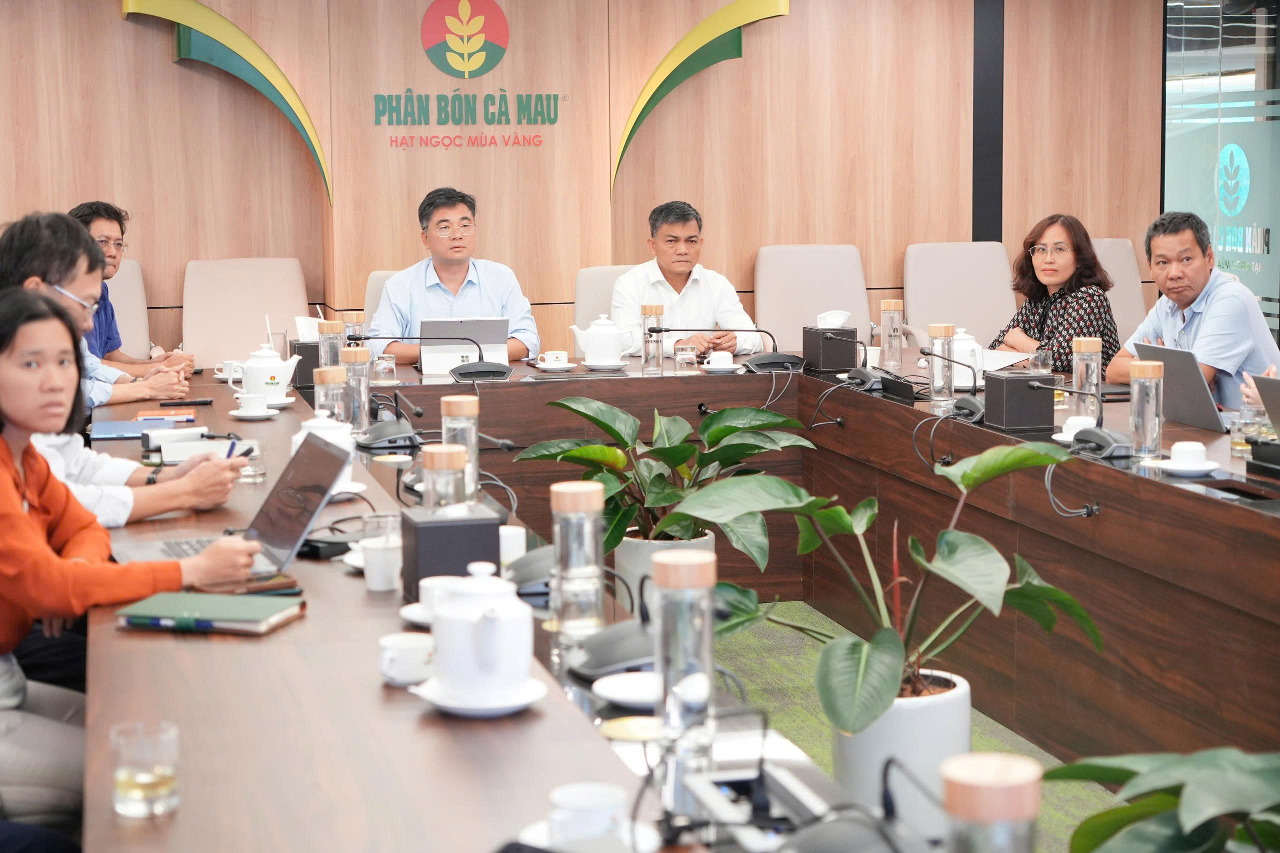 đảng-ủy-pvcfc-nghiêm-túc-tham-dự-hội-nghị-toàn-quốc