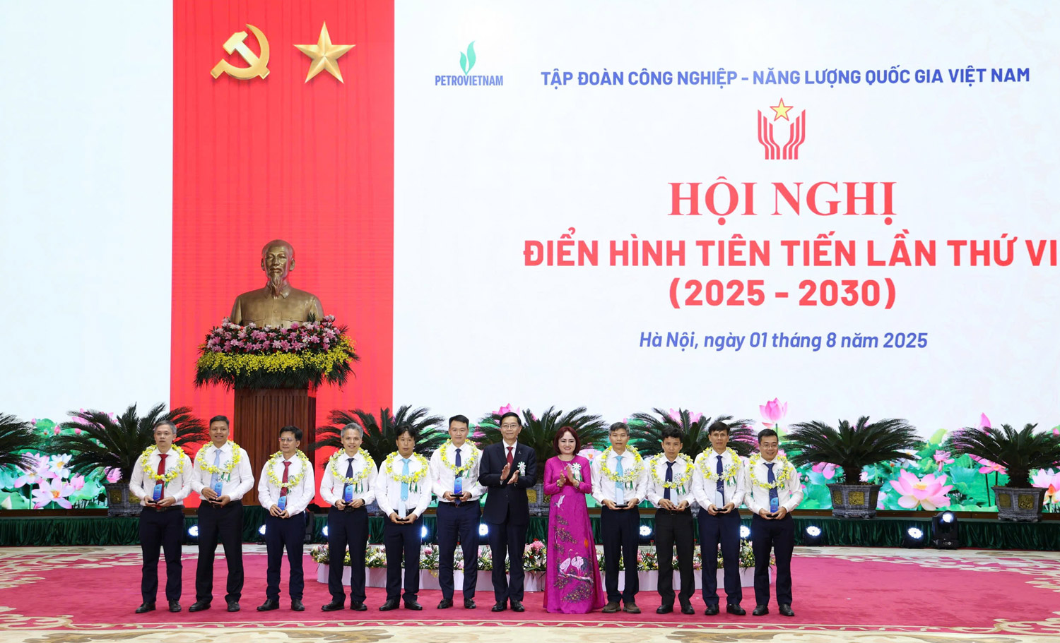 hinh-2-dai-dien-nhan-giai-