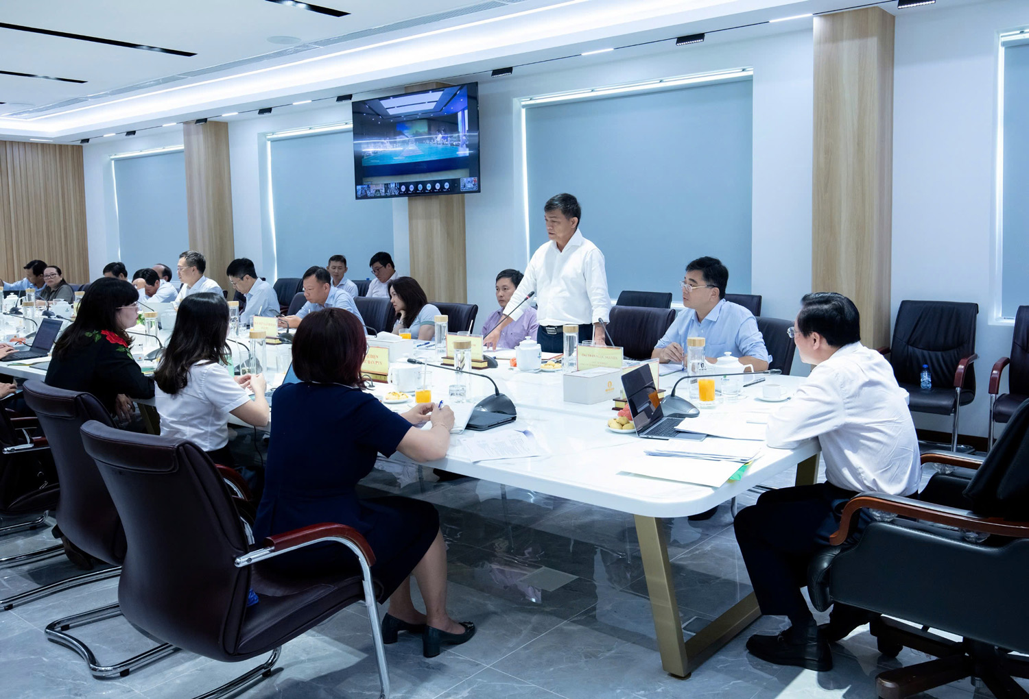 tgđ-pvcfc-văn-tiến-thanh-thay-mặt-người-đại-diện-phần-vốn-petrovietnam-tại-pvcfc (1)